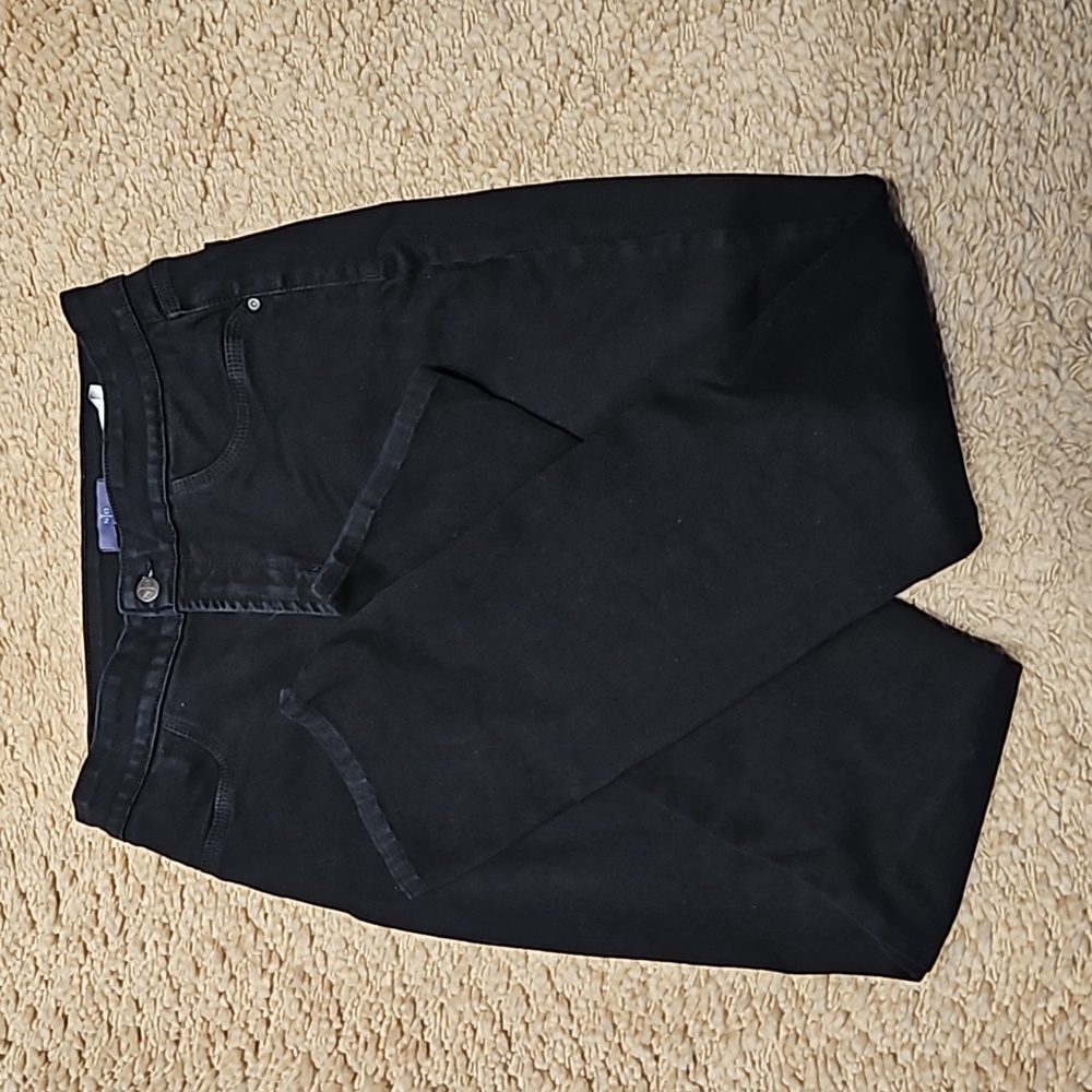 NYDJ DEEP BLACK JEANS.   SIZE 8